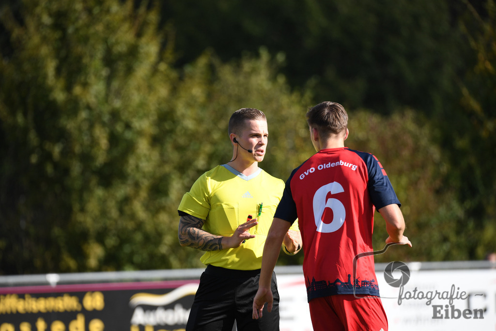 FC Rastede-GVO Oldenburg | Herren Bezirksliga 2; FC Rastede (blau)-GVO Oldenburg (rot) am 29.09.2024; in Rastede (Sportanlage Köttersweg), Photo: Philip Eiben 2024 - Realisiert mit Pictrs.com