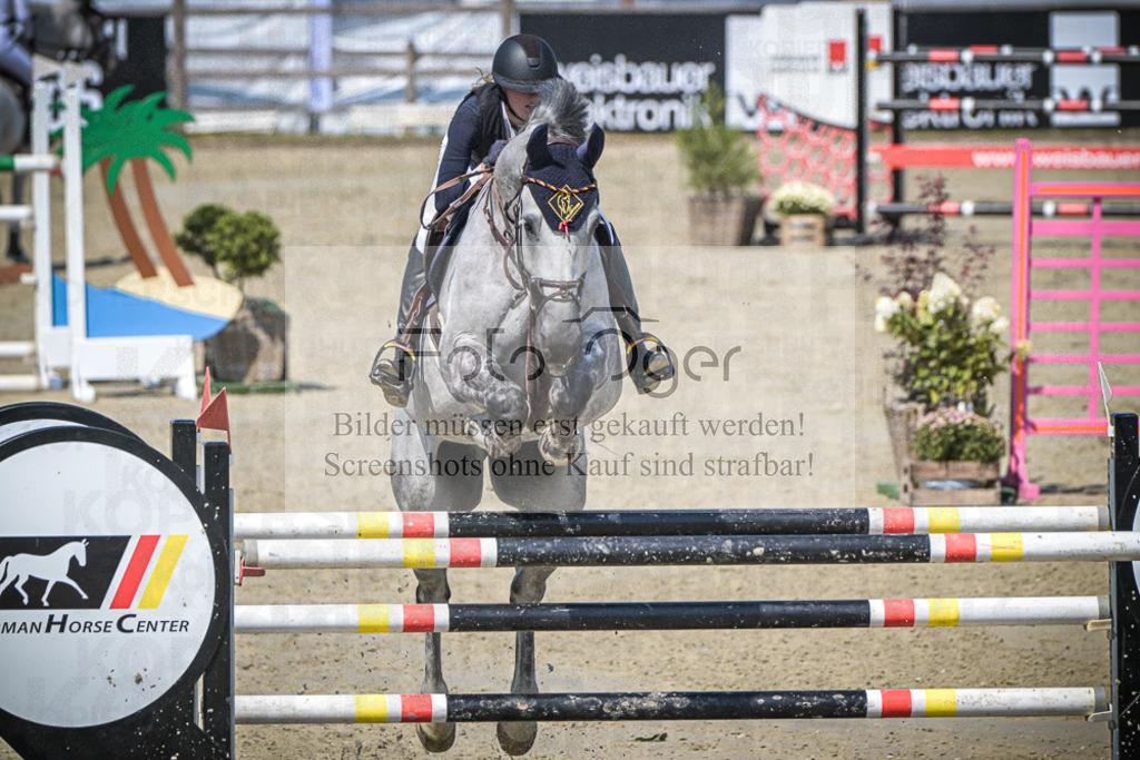 DOS_2197 | Entdecke hochwertige Reitturnierfotos von Foto Oger. Professionell, emotional und authentisch – jetzt Lieblingsmomente im Shop bestellen.Deutschlandweite Turnierfotografie. - Realisiert mit Pictrs.com