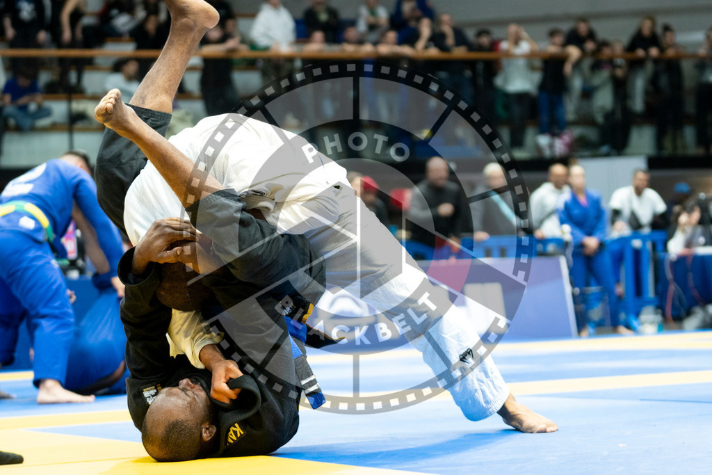 20240121PBB5805 | Fighters compete during the second day of the IBJJF European Championship in Paris, France, on January 21, 2024.