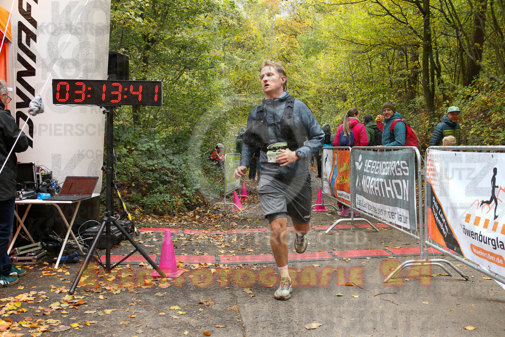 251026_1315_EX1_3014 | Sportfotografie im Rhein-Sieg Kreis, Köln, Bonn, NRW, Rheinland Pfalz, Hessen, etc. Unser Tätigkeitsfeld umfasst den Laufsport vom Volkslauf über den Marathon, Duathlon, Triathon bis zum Ultralauf wie Kölnpfad Ultra oder Schindertrail.