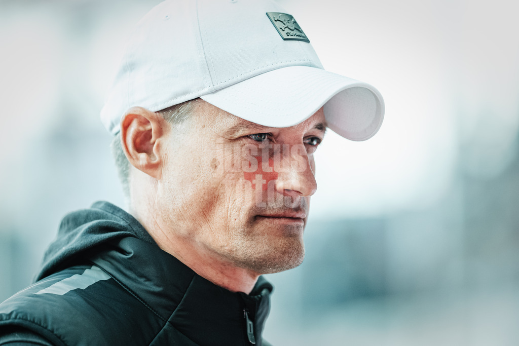 Fußball | Männer | Saison 2024/2025  | Fußball-Bundesliga | 8. Spieltag | FC St. Pauli vs. VfL Wolfsburg | 26.10.2024 | Trainer Alexander Blessin (FC St. Pauli)