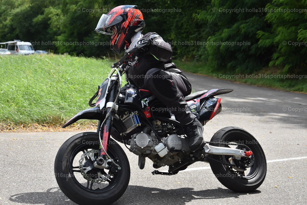 DSC_0484 | Sportfotografie , Motorsport, Motoross, Reitsport, Mointainbike, Enduro,
Landschaft , Outdoor, Eventfotografie, Landschaft, Bilder online bestellen - Realisiert mit Pictrs.com