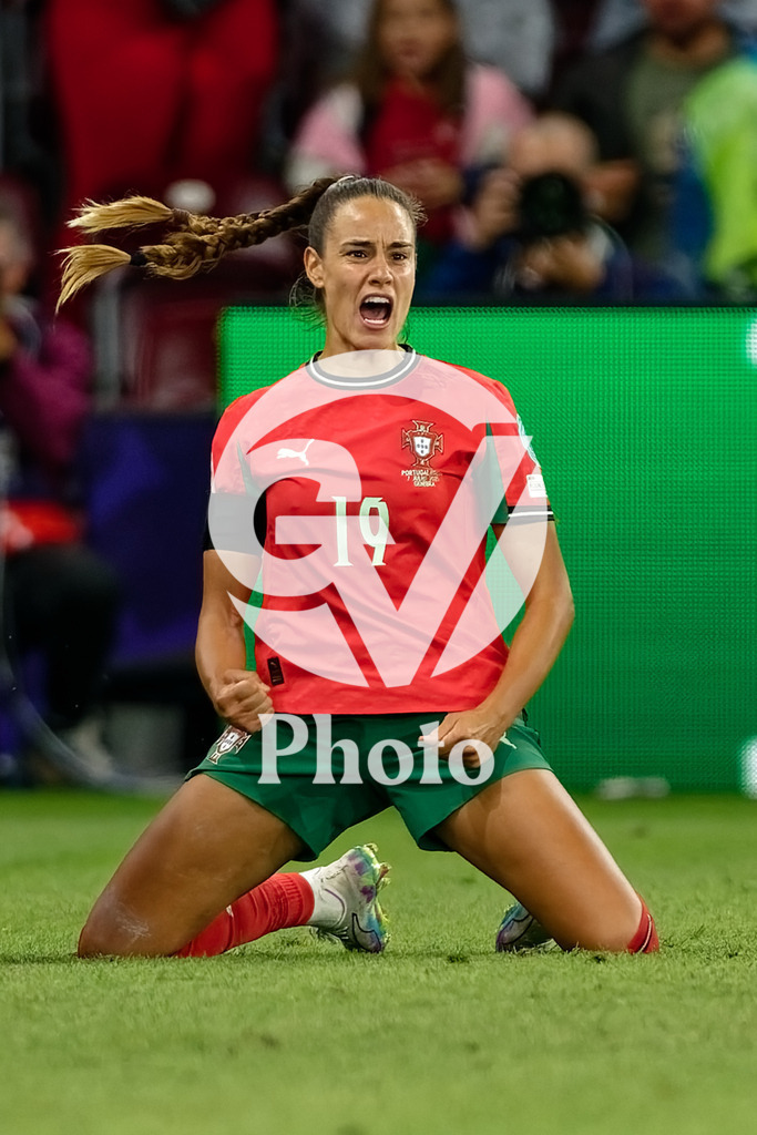 Portugal v Italy - UEFA Women's EURO 2025 Group B | GENEVA, SWITZERLAND - JULY 7:  Diana Gomes of Portugal celebrates after scoring her team's first goal  during the UEFA Women's EURO 2025 Group B match between Portugal and Italy at Stade de Geneve on July 7, 2025 in Geneva, Switzerland. (Photo by Giuseppe Velletri/Sports Press Photo/Getty Images)