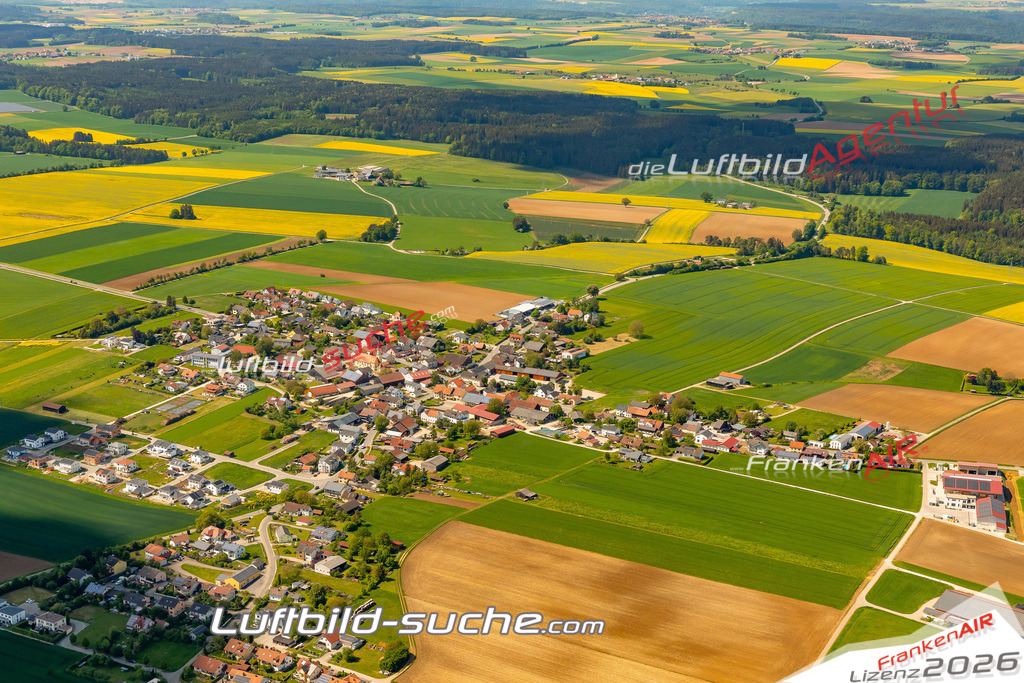 Das Luftbild zeigt : Pondorf Altmannstein - Die Luftaufnahme wurde 2024 vom UL-Flugzeug aus erstellt ( keine Drohne ) - Hochauflösende Luftaufnahme - Für grossformatige Ausdrucke geeignet. Die Geschenkidee !Mit Lizenz und Bildrechte bestellbar