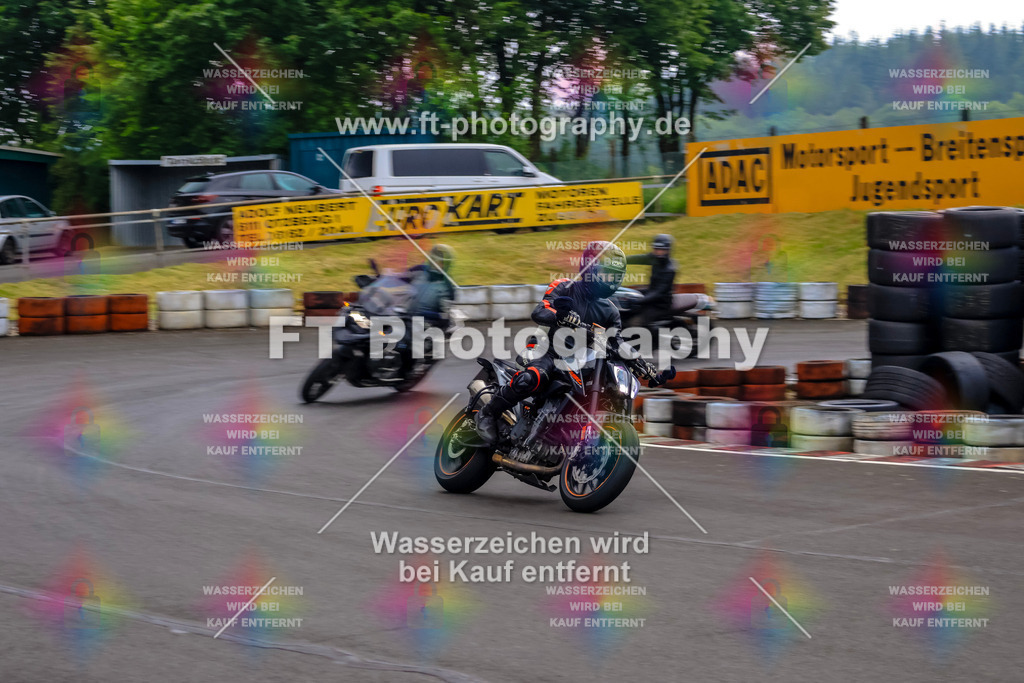 OBK-5281 | Hier findet Ihr Bilder von Touristenfahrten auf der Nürburgring Nordschleife oder von anderen Veranstaltungen die ich besucht habe. Viel Spass beim Durch Schauen 