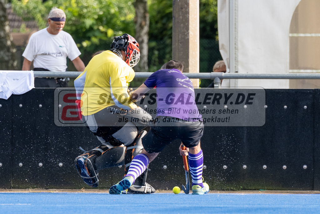 SFE_20240817_0189 | Krefeld, Deutschland, 17.08.2024:  European Cup for Recreational Hockey Players im KTHC Stadion Rot-Weiss Köln Tennis and Hockey Club am 17.08.2024 in Krefeld, Deutschland. (Foto von Stephan Fehrmann)Krefeld, Germany, 17.08.2024: European Cup for Recreational Hockey Players in KTHC Stadion Rot-Weiss Köln Tennis and Hockey Club at 17.08.2024 in Krefeld, Deutschland. (Foto from Stephan Fehrmann)