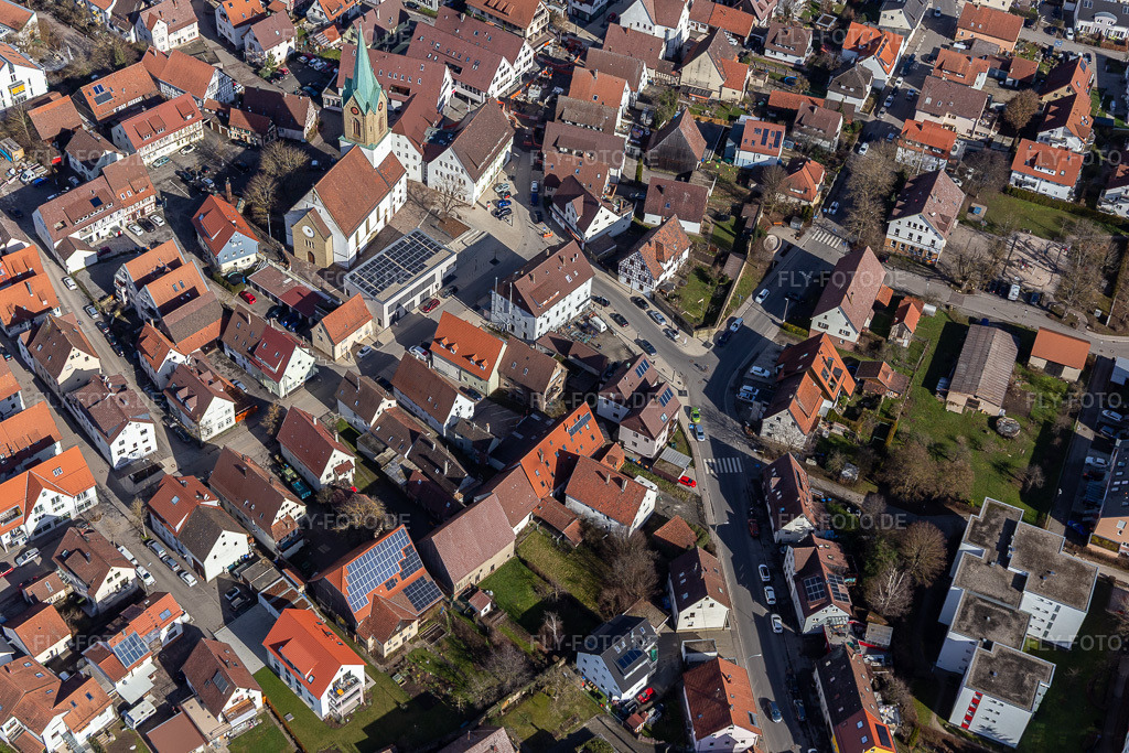 Luftbild: Petruskirche und Weil der Städter Straße in Renningen im Bundesland Baden-Württemberg in Deutschland. Foto: IMG_125075.jpg vom 20.02.2021 durch Werner Riehm/FLY-FOTO.deEvangelische Kirchengemeinde Renningen
