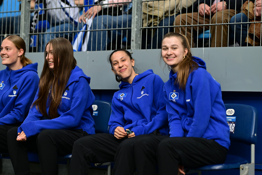 Fußball I Frauen I Saison 2024-2025 I DFB-Pokal I Halbfinale I Hamburger SV - SV Werder Bremen | Der Sportfotograf. - Realisiert mit Pictrs.com
