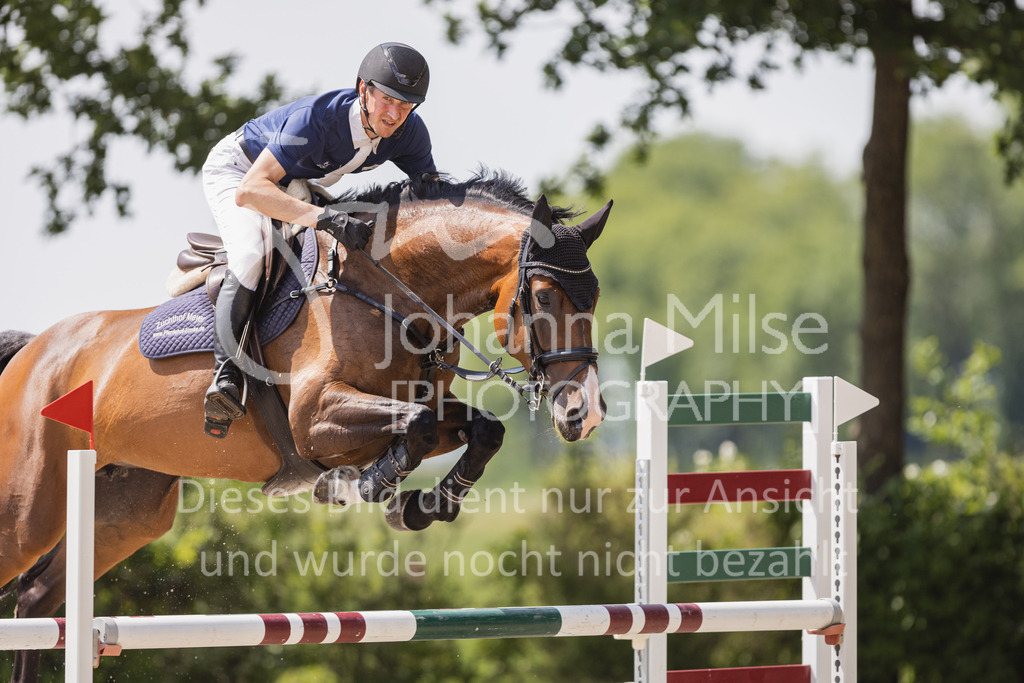 230616_Lemwerder_Springpf-L2-705 | Deine schönsten Turniermomente als professionelle Fotos! Entdecke hochwertige Pferdesport-Fotografie im Online-Shop. Jetzt Fotos finden & bestellen!