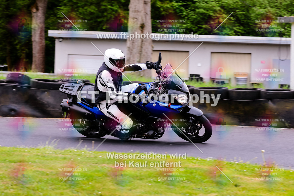 MotoTeamVBK-20440 | Hier findet Ihr Bilder von Touristenfahrten auf der Nürburgring Nordschleife oder von anderen Veranstaltungen die ich besucht habe. Viel Spass beim Durch Schauen 