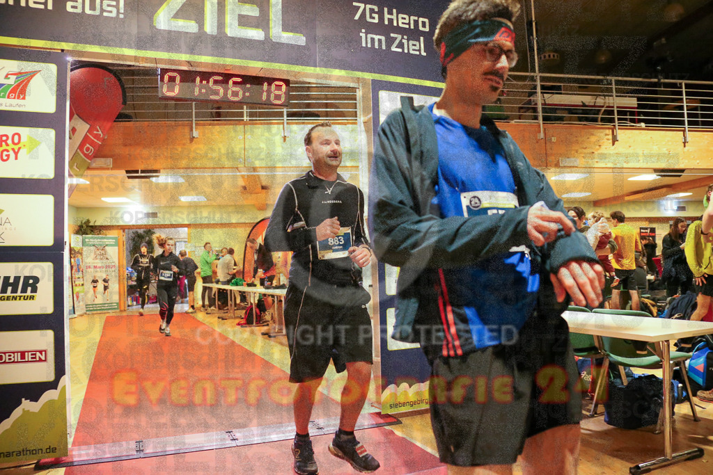 241208_1122_EX1_5094 | Sportfotografie im Rhein-Sieg Kreis, Köln, Bonn, NRW, Rheinland Pfalz, Hessen, etc. Unser Tätigkeitsfeld umfasst den Laufsport vom Volkslauf über den Marathon, Duathlon, Triathon bis zum Ultralauf wie Kölnpfad Ultra oder Schindertrail.