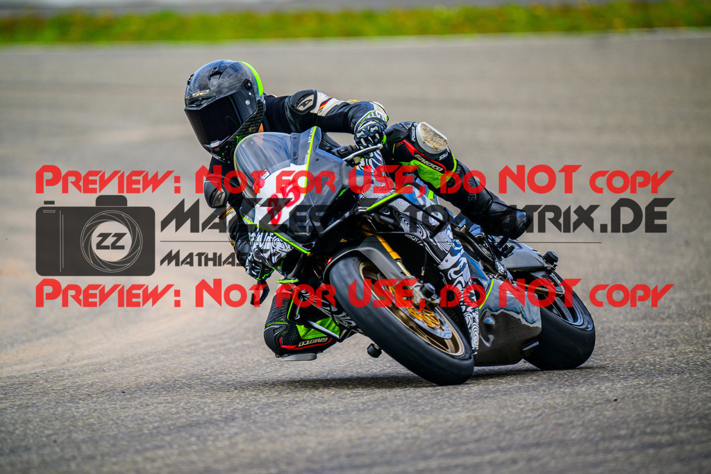 MaZZes_FotoMatrix_240910_6007705_3895 | WEISS