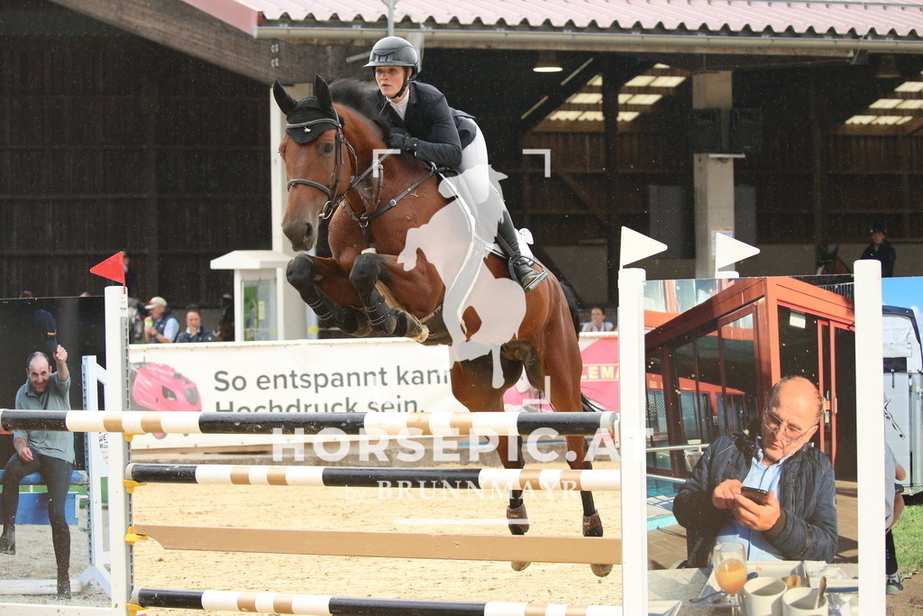 DL2Q6415 | Willkommen bei Brunnmayr - Design & Fotografie – Ihrem Spezialisten für Reitturniere und Pferdeveranstaltungen in Oberösterreich, Salzburg und Bayern! Seit über 17 Jahren sind wir leidenschaftlich dabei.