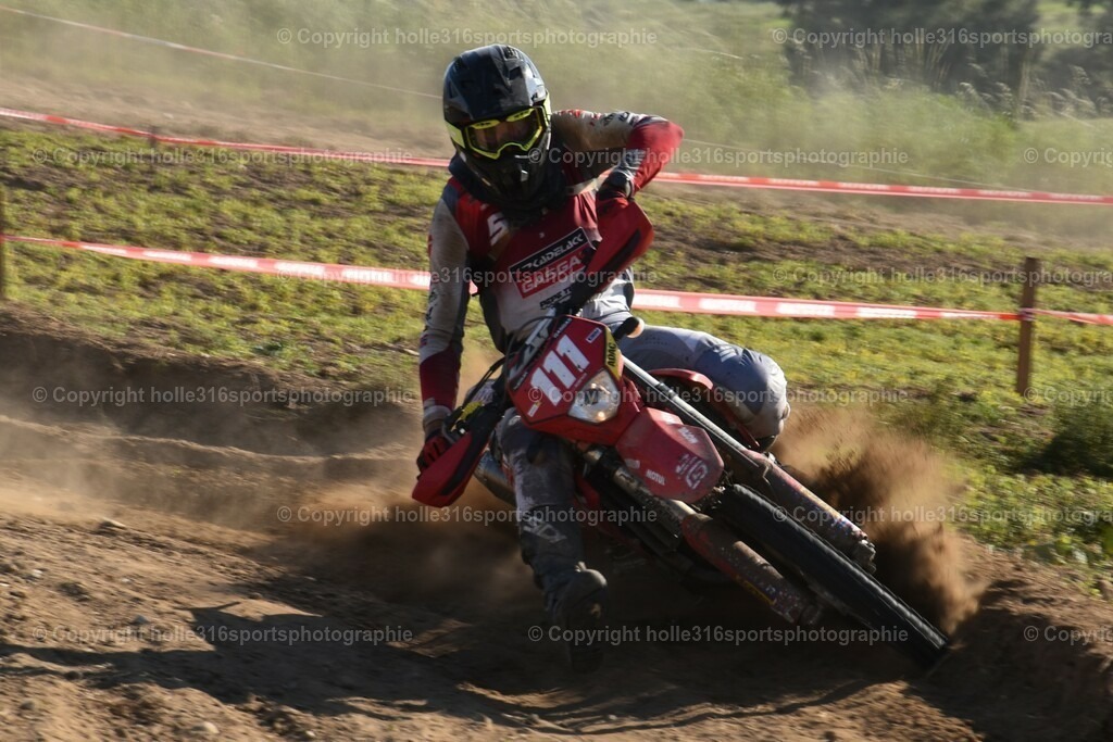 DSC_0364 | Sportfotografie , Motorsport, Motoross, Reitsport, Mointainbike, Enduro,
Landschaft , Outdoor, Eventfotografie, Landschaft, Bilder online bestellen - Realisiert mit Pictrs.com