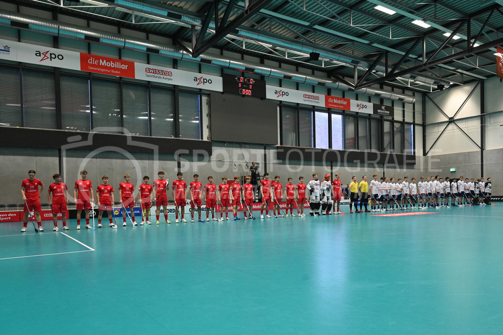 Switzerland B U19 vs Finland U19 - 2. February 2024 | Switzerland B U19 vs Finland U19
U19 Men International Matches in Switzerland
GoEasy Arena, Siggenthal Station
The players of both teams before the game.
Credit: Markus Aeschimann | <a href="https://www.markus-aeschimann.ch">Sportfotografie Markus Aeschimann</a> | <a href="https://www.instagram.com/sportfotografie.aeschimann">@sportfotografie.aeschimann</a> - Realisiert mit Pictrs.com