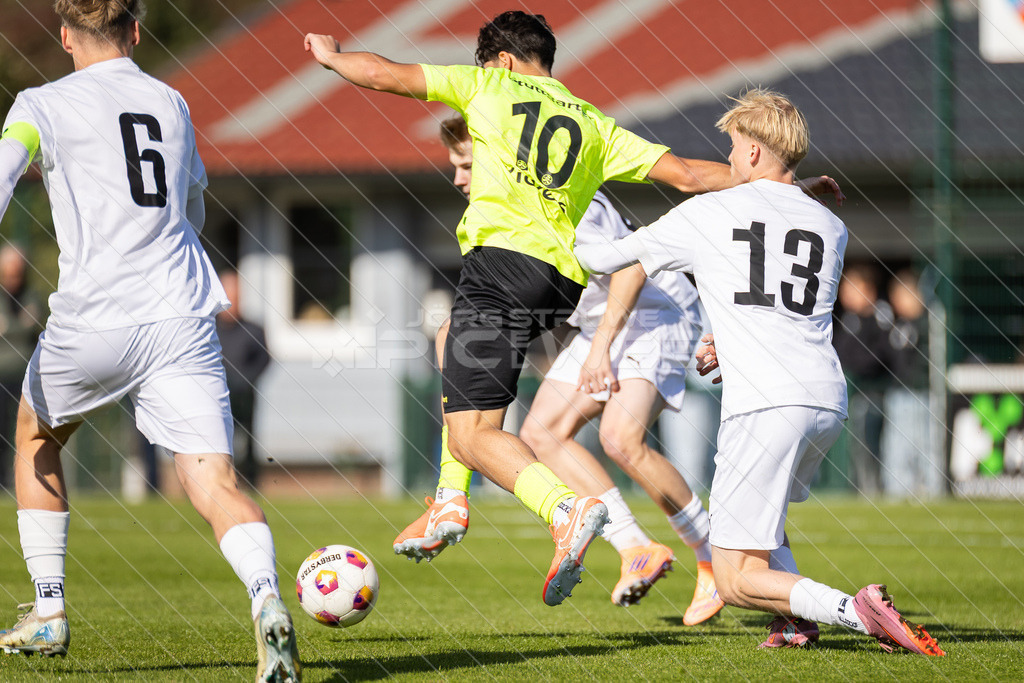 20251003_Picselweb-Fotografie_1R3_0359 | DFB Pokal 2. Runde, JFV A/O/B/H/H - SV Stuttgarter Kickers, Foto: Jörg Struwe - picselweb.de - Realisiert mit Pictrs.com