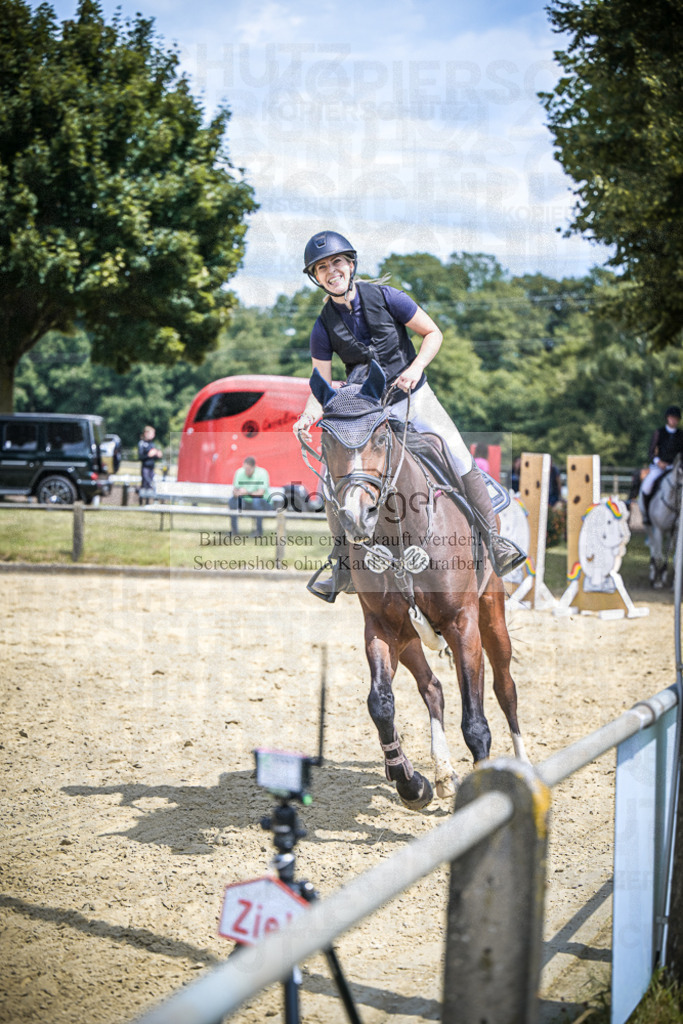 DOS_2214 | Entdecke hochwertige Reitturnierfotos von Foto Oger. Professionell, emotional und authentisch – jetzt Lieblingsmomente im Shop bestellen.Deutschlandweite Turnierfotografie. - Realisiert mit Pictrs.com