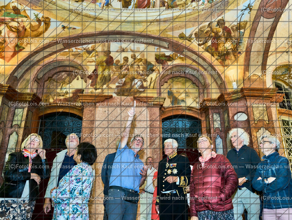 ALP4004_Jeanne de Ferrette_barocke Bibliothek | (C)FotoLois.com, Alois Spandl, 700stes Hochzeitsjubiläum - Albrecht II. mit Johanna von Pfirt in Thann (FR) im März 2024. Empfang des Organistionskommitees aus der Region Ferrette (Pfirt)/Thann aus dem Elsass mit Empfang durch die Stadtgemeinde und Bezirkshauptmannschaft Scheibbs im Schloss Scheibbs und anschließender Kranzniederlegung in der Kartausenkirche über der Krypta des Gründerehepaares durch Mitglieder des Templer Ordens im Beisein von Mitgliedern der Goldhaubengruppen, Fr 22. September 2023.