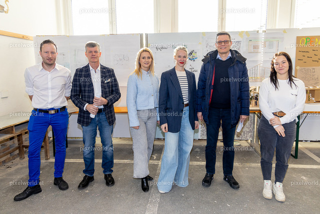 Hackathon - Tag 2 | Bildershop von pixelworld.at - Realisiert mit Pictrs.com