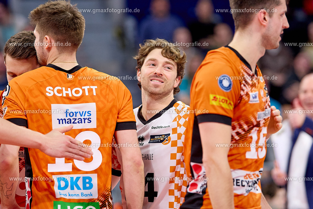 GER, BERLIN RECYCLING Volleys - SWD powervolleys Dueren, Volleyball, DVV-Pokalfinale Maenner 2025, 02.03.25 | GER, BERLIN RECYCLING Volleys - SWD powervolleys Dueren, Volleyball, DVV-Pokalfinale Maenner 2025, 02.03.25Foto: Gerald Oelze-de Stoppany