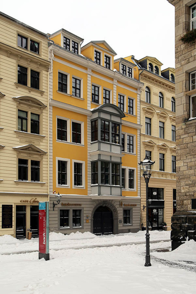 Bosehaus im Winter | Entdecke über 20 Kategorien Leipzig-Motive: Foto-Downloads, hochwertige Poster, Leinwand- & Fine-Art-Prints. Jetzt Lieblingsfoto im Bildlexikon Leipzig Shop bestellen!