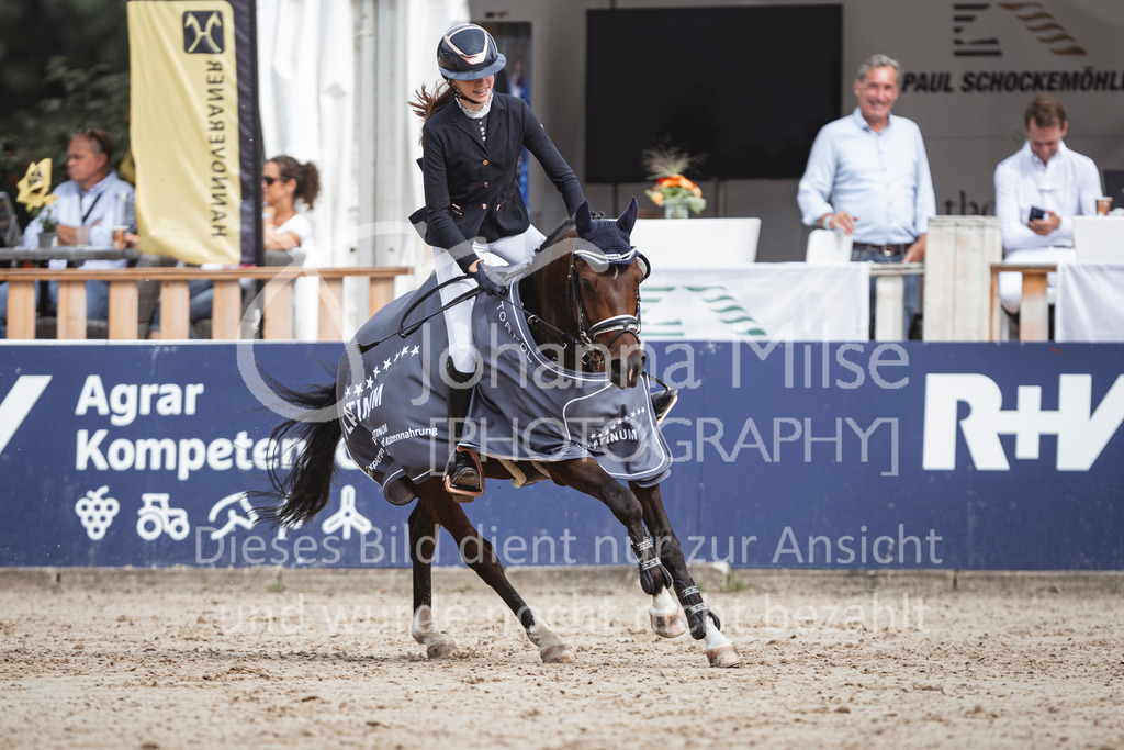 240906_BuCha_Pony-L-6j-275 | Deine schönsten Turniermomente als professionelle Fotos! Entdecke hochwertige Pferdesport-Fotografie im Online-Shop. Jetzt Fotos finden & bestellen!