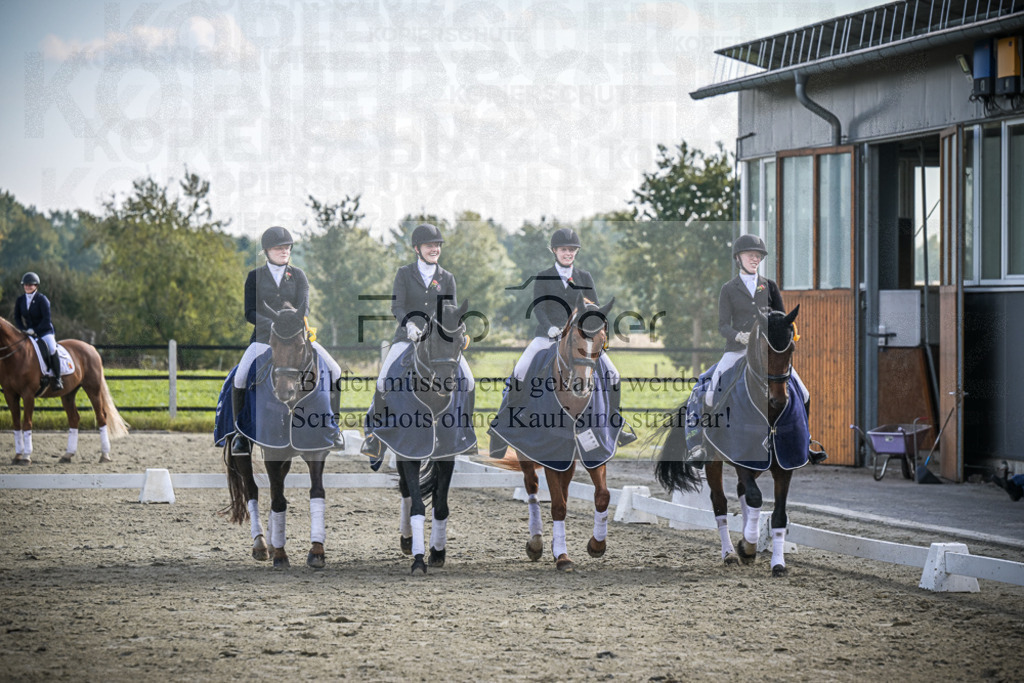 DOS_0102 | Entdecke hochwertige Reitturnierfotos von Foto Oger. Professionell, emotional und authentisch – jetzt Lieblingsmomente im Shop bestellen.Deutschlandweite Turnierfotografie. - Realisiert mit Pictrs.com