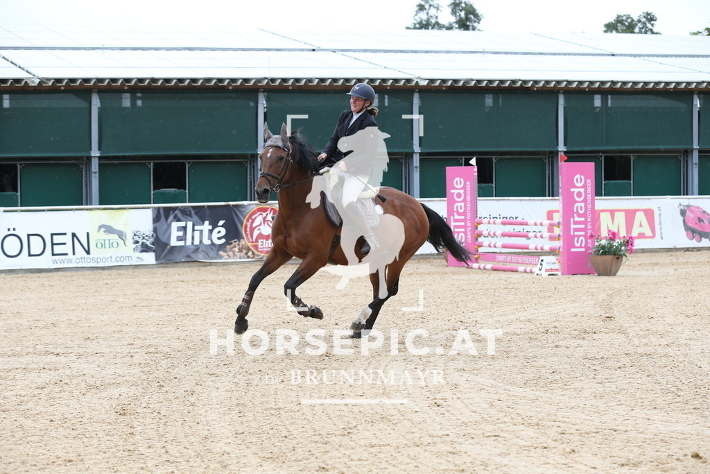 DL2Q5618 | Willkommen bei Brunnmayr - Design & Fotografie – Ihrem Spezialisten für Reitturniere und Pferdeveranstaltungen in Oberösterreich, Salzburg und Bayern! Seit über 17 Jahren sind wir leidenschaftlich dabei.