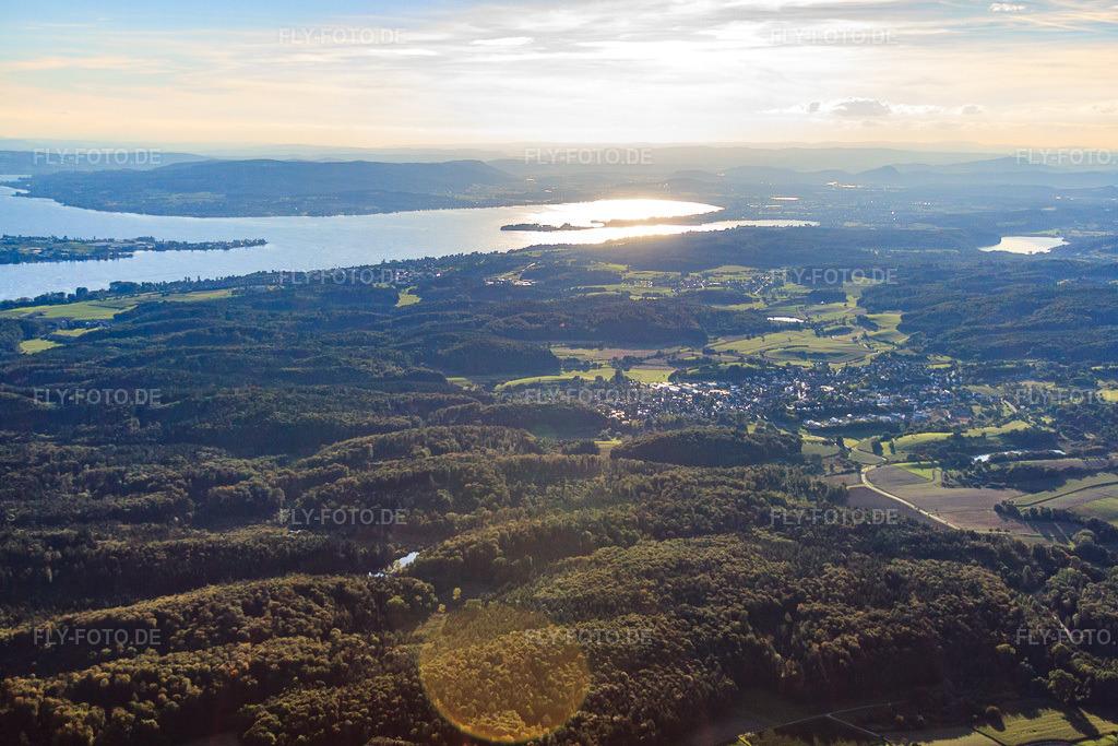 Luftbild: Dorfansicht über dem Gnadensee von Nordosten im Ortsteil Kaltbrunn in Allensbach im Bundesland Baden-Württemberg in Deutschland. Foto: IMG_71688.jpg vom 30.08.2014 durch Werner Riehm/FLY-FOTO.de