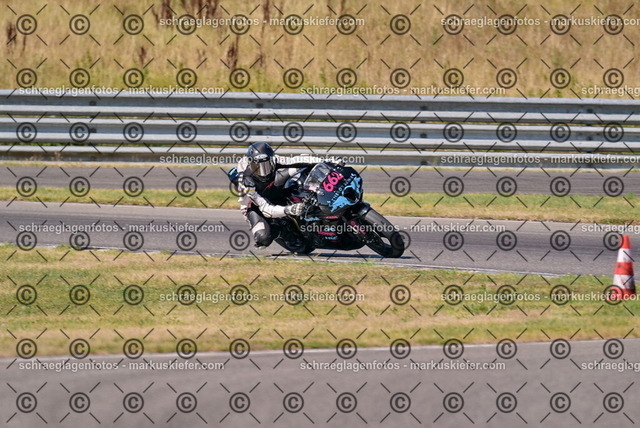 26bt05-0243 | markuskiefer.com - Realisiert mit Pictrs.com