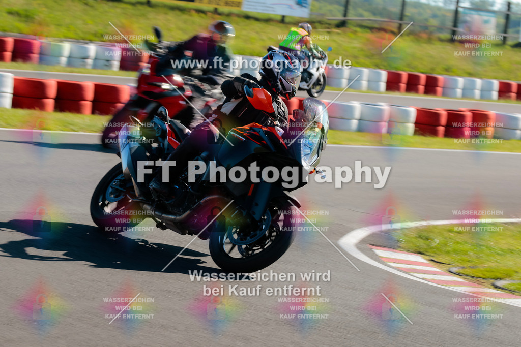 Moto-TeamOBK-21236 | Hier findet Ihr Bilder von Touristenfahrten auf der Nürburgring Nordschleife oder von anderen Veranstaltungen die ich besucht habe. Viel Spass beim Durch Schauen 