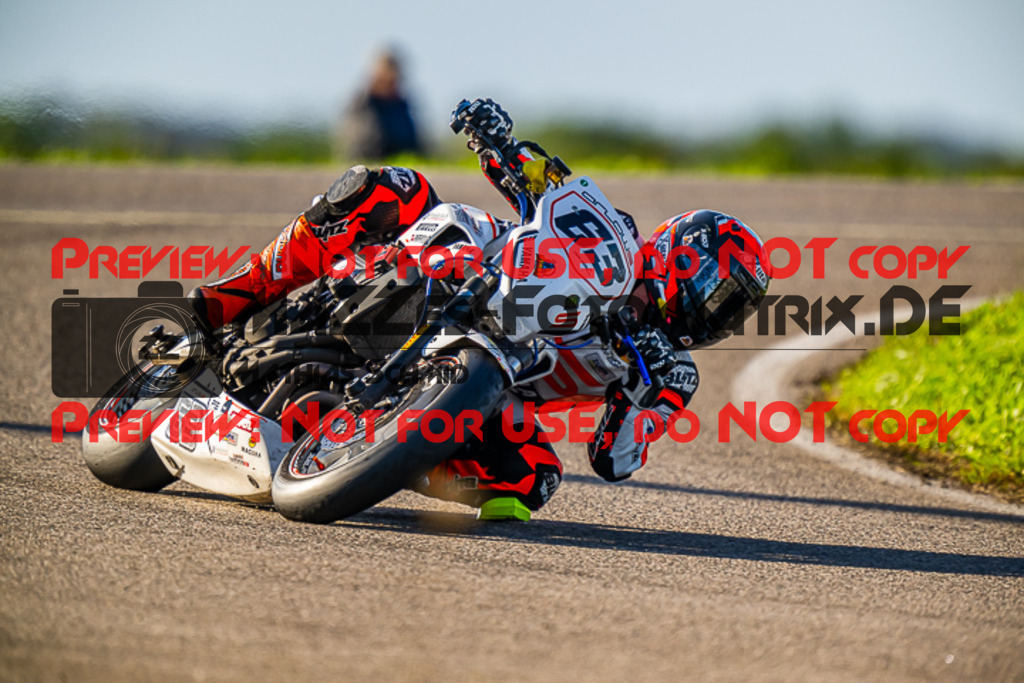 MaZZes_FotoMatrix_220917_2213 | TWIN CUP