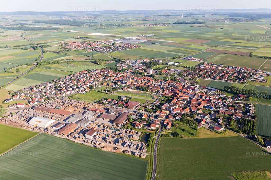 Luftbild: Ortsansicht im Ortsteil Unterspiesheim in Kolitzheim im Bundesland Bayern in Deutschland. Foto: IMG_100303.jpg vom 27.05.2017 durch Werner Riehm/FLY-FOTO.de