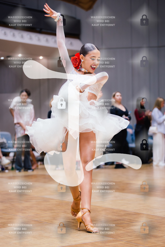 GOC 2025 - WDSF Solo Junior II Latin Female - 2025-08-21-8441 | Webshop for digital downloads and prints of dance sport, event & show photographer Julian Link - Realisiert mit Pictrs.com