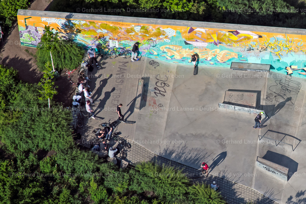 4025851 | ERFURT 06.05.2020 Streckenführung des Rad- Weges und der Skatebahn Skatepark Johannesfeld im Ortsteil Johannesvorstadt in Erfurt im Bundesland Thüringen, Deutschland. Weiterführende Informationen bei: DSGN CONCEPTS UG,  Fineline GmbH,  plandrei Landschaftsarchitektur GmbH. // Route of the cycle path and the skating rink Skatepark Johannesfeld in the district Johannesvorstadt in Erfurt in the state Thuringia, Germany. Further information at: DSGN CONCEPTS UG,  Fineline GmbH,  plandrei Landschaftsarchitektur GmbH. Foto: Gerhard Launer