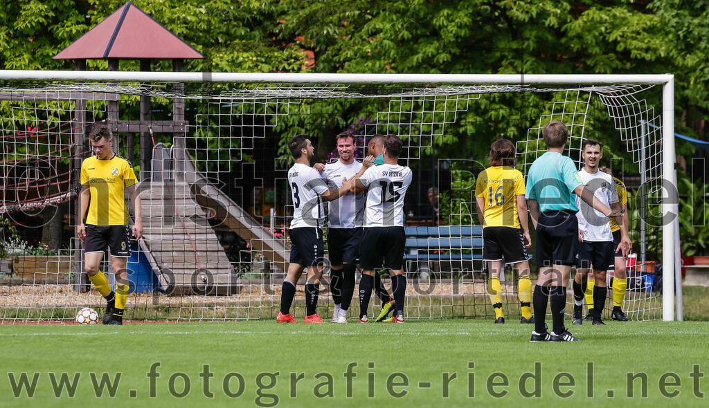 2023-07-23_111_SV_Anzing_gegen_SC_Kirchasch | Anzing, Deutschland, 23.07.2023:
Fußball, Kreisliga 2023 / 2024, Testspiel, SV Anzing gegen SC Kirchasch, Endergebnis: 5:1

Markus Zollner (SC Kirchasch, #9), Gabriel Hrase (SV Anzing, #3), Alexander Dausch (SV Anzing, #14), Daniel Deutschbein (SV Anzing, #15), Bastian Bönisch (SC Kirchasch, #16)

Foto: Christian Riedel / fotografie-riedel.net