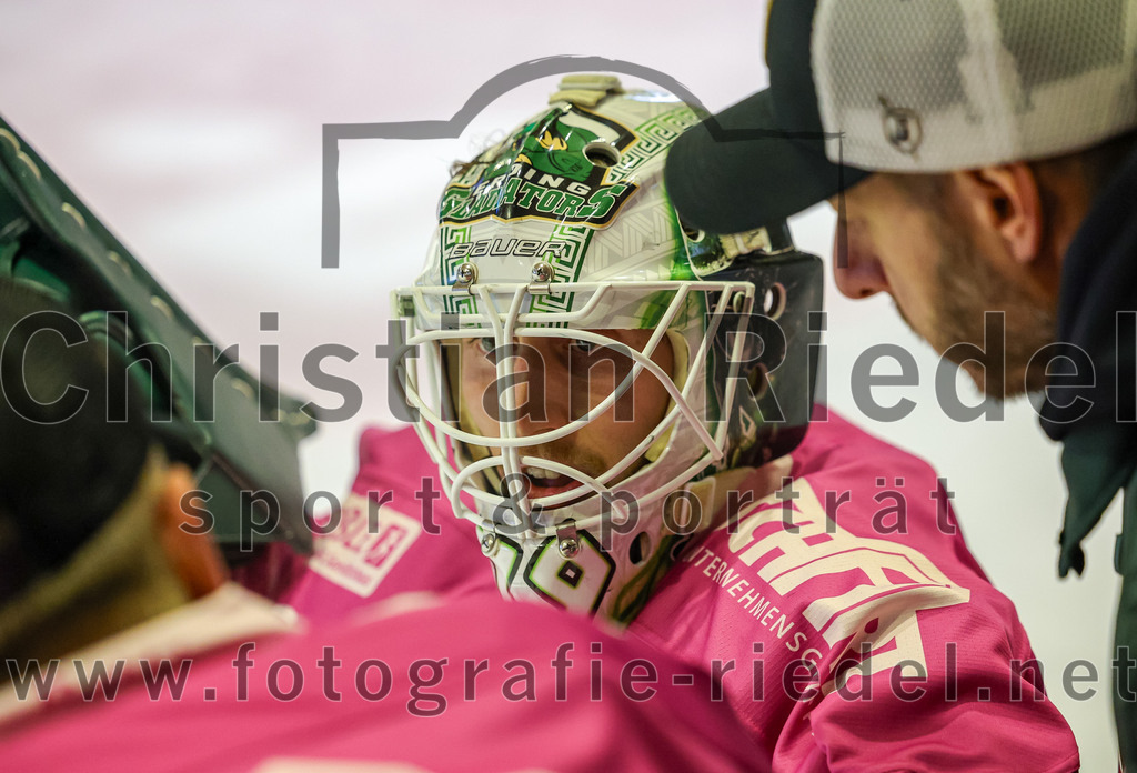 2025-10-28_091_TSV_Erding_gegen_Toelzer_Loewen | Erding, Deutschland, 28.10.2025:Eishockey, Oberliga Süd 2025 / 2026, 13. Spieltag, TSV Erding gegen Tölzer Löwen, Endergebnis: 2:5Torwart Leon Meder (Erding Gladiators, #39)Foto: Christian Riedel / fotografie-riedel.net