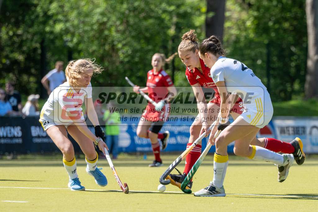 SFE_20250412_0093 | Köln, Deutschland, 12.04.2025:  Hockey 1. Bundesliga Damen Rot-Weiss Köln - Harvestehuder THC im KTHC Stadion Rot-Weiss Köln Tennis and Hockey Club am 12.04.2025 in Köln, Deutschland. (Foto von Stephan Fehrmann)Köln, Germany, 12.04.2025: Hockey 1. Bundesliga Damen Rot-Weiss Köln - Harvestehuder THC in KTHC Stadion Rot-Weiss Köln Tennis and Hockey Club at 12.04.2025 in Köln, Deutschland. (Foto from Stephan Fehrmann)
