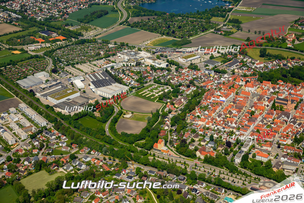 Das Luftbild zeigt  Friedberg - Die Luftaufnahme wurde 2023 vom UL-Flugzeug aus erstellt ( keine Drohne ) - Hochauflösende Luftaufnahme - Für grossformatige Ausdrucke geeignet. Die Geschenkidee !Mit Lizenz und Bildrechte bestellbar
