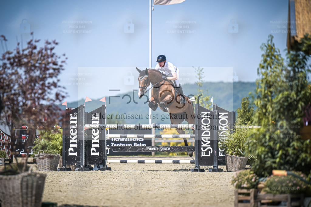 DOS_3554 | Entdecke hochwertige Reitturnierfotos von Foto Oger. Professionell, emotional und authentisch – jetzt Lieblingsmomente im Shop bestellen. - Realisiert mit Pictrs.com