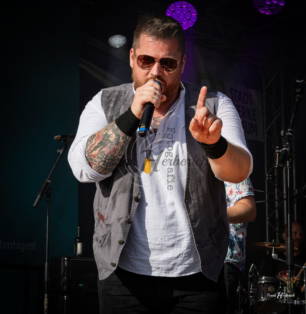 Violand | Frank Herberich Fotografie, Frank Herberich, Fotografie, Hochzeit, Portrait, St. Peter Ording, Ording, Westerhever, Nordsee, Frank Fotografie, Hardheim,  Odenwald,Walldürn, Band,Eventfotografie - Realisiert mit Pictrs.com