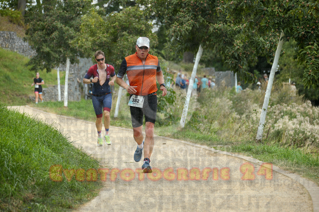 250824_1349_EX1_3884 | Sportfotografie im Rhein-Sieg Kreis, Köln, Bonn, NRW, Rheinland Pfalz, Hessen, etc. Unser Tätigkeitsfeld umfasst den Laufsport vom Volkslauf über den Marathon, Duathlon, Triathon bis zum Ultralauf wie Kölnpfad Ultra oder Schindertrail.