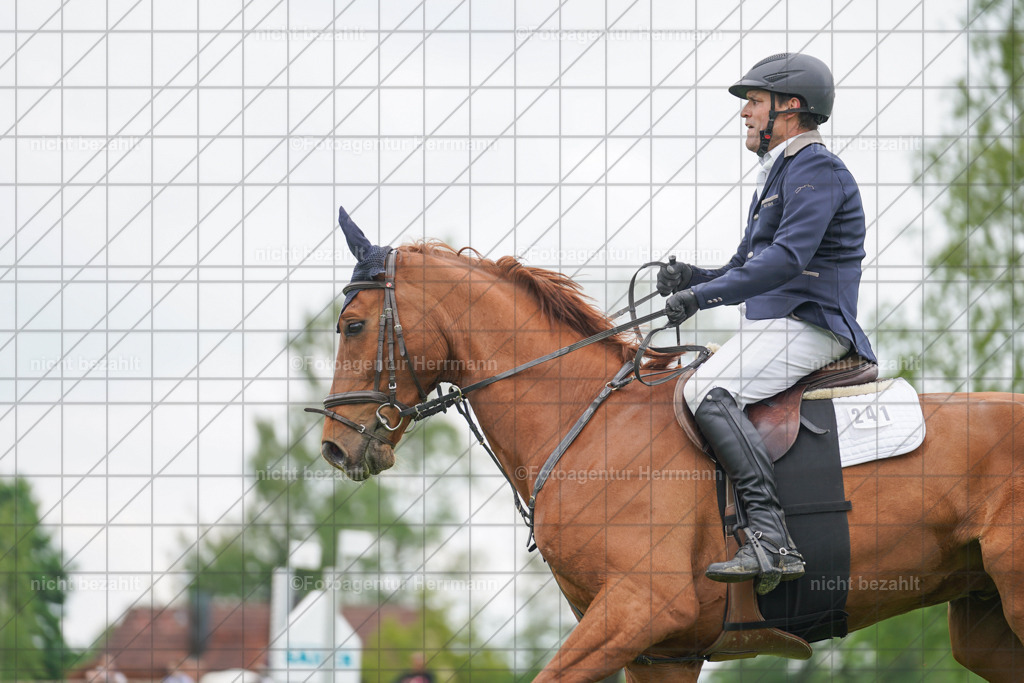 20240509-FAH02575 | Turnierbilder der Turnierfotografen Bayern, Pferdesport Fotografie, Reitsportbilder, Turnier Landberg am Lech, Turnierbilder bayern, Fotoagentur Herrmann