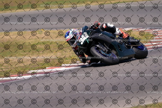 26bt04-1692 | markuskiefer.com - Realisiert mit Pictrs.com