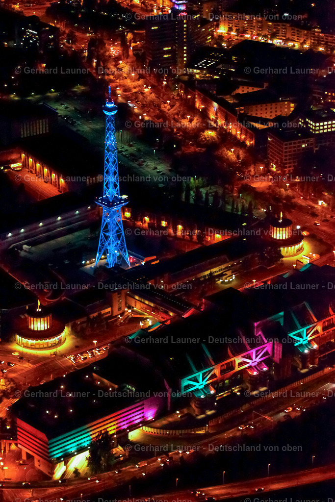 9000223 | Berlin, ICC Internationales Concress Centrum bei Berlin in lights