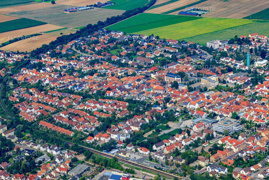 Stadtansicht von Südosten | Luftbild: Stadtansicht von Südosten in Kandel im Bundesland Rheinland-Pfalz in Deutschland. Foto: IMG_33492.jpg vom 05.09.2010 durch Werner Riehm/FLY-FOTO.de - Realisiert mit Pictrs.com