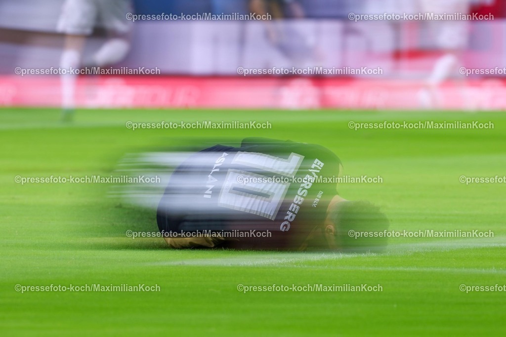 1FC25012501044 | 25.01.2025, Fußball, 1. FC Köln - SV 07 Elversberg, 2.. Fußball Bundesliga, 19. Spieltag, RheinEnergie-STADION, Saison 2024 2025: Fisnik Asllani (SV Elversberg #10) liegt mit Schmerzen auf dem Spielfeld und muss medizinisch versorgt werdenDFB regulations prohibit any use of photographs as image sequences and or quasi-video.