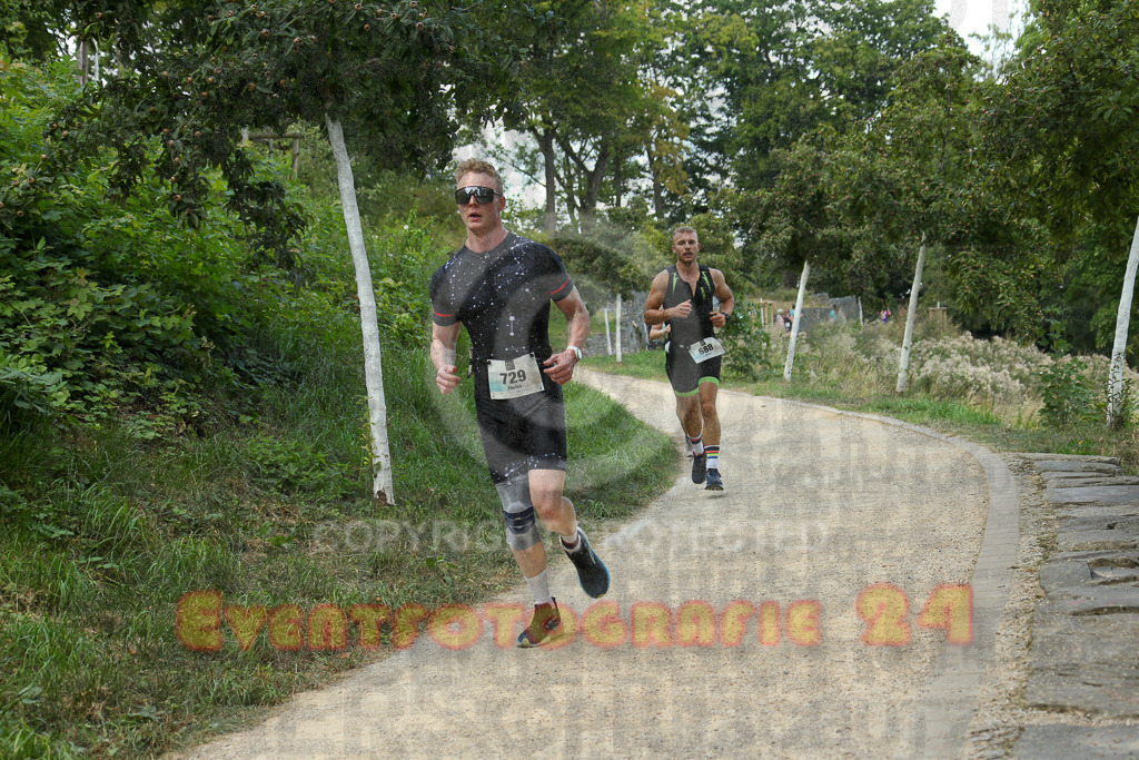 250824_1430_EX1_6480 | Sportfotografie im Rhein-Sieg Kreis, Köln, Bonn, NRW, Rheinland Pfalz, Hessen, etc. Unser Tätigkeitsfeld umfasst den Laufsport vom Volkslauf über den Marathon, Duathlon, Triathon bis zum Ultralauf wie Kölnpfad Ultra oder Schindertrail.