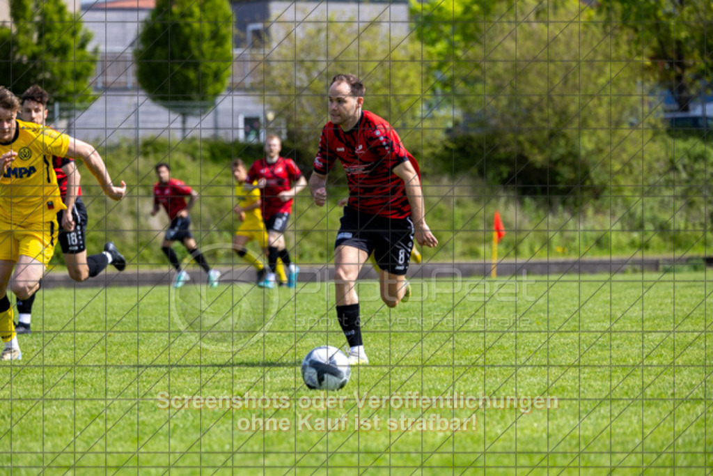 20250427_150222_0087 | #,TSV Bad Boll (rot) vs. SV Waldhausen (gelb), Fussball, Landesliga 2 - wfv, 24. Spieltag, Saison 2024/2025, Rasenplatz, Erlengarten 37, 73087 Bad Boll, 27.04.2025 - 15:00 Uhr,Foto: PhotoPeet-Sportfotografie/Peter Harich