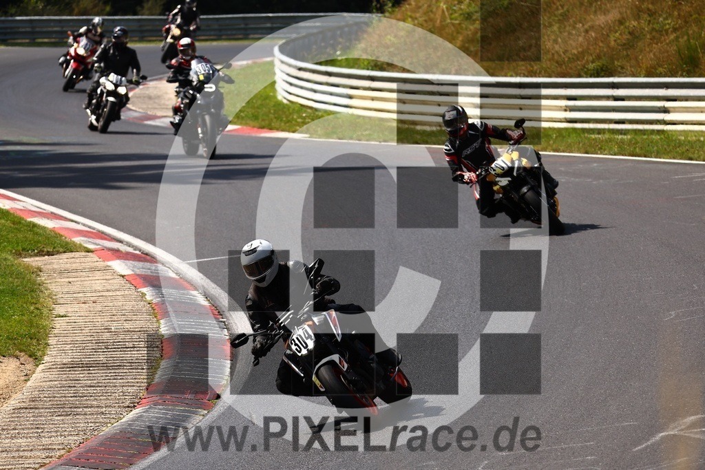 0307-20250813_01704 | Schöne Erinnerungen an spannende Momente - das festzuhalten ist unser Job. PIXELrace.de ist seit 2003 auf den Rennstrecken Europas unterwegs um die Action draußen beim Fahren und die wunderbare Stimmung imm Fahrerlager für euch einzufangen.